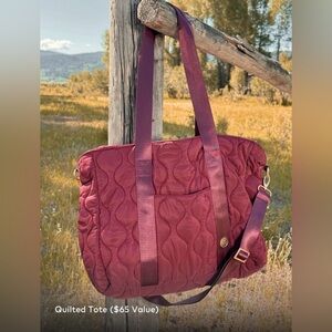 NWOT Wantable Large Quilted Bag Burgundy/ Wine color *see pictures for size